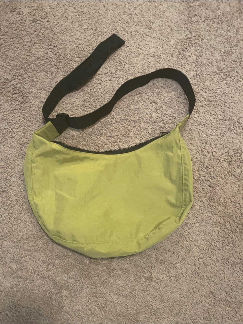 Baggu Crescent Bag Lemongrass Green Medium - Picture 7 of 7
